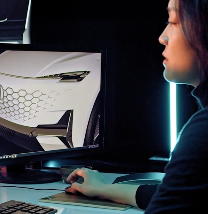 Changan invests extensively in advanced research and innovative new technologies. Part of this commitment has resulted in the formation of a global R&D organization. Our international teams work at facilities around the world to bring you advanced, high-tech products, trend-setting vehicle designs, innovative safety technologies, and strong performance.